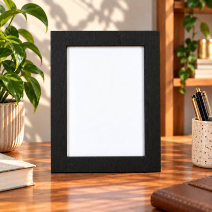 Siyah MDF Çerçeve – Modern Dekoratif Fotoğraf ve Poster Çerçevesi